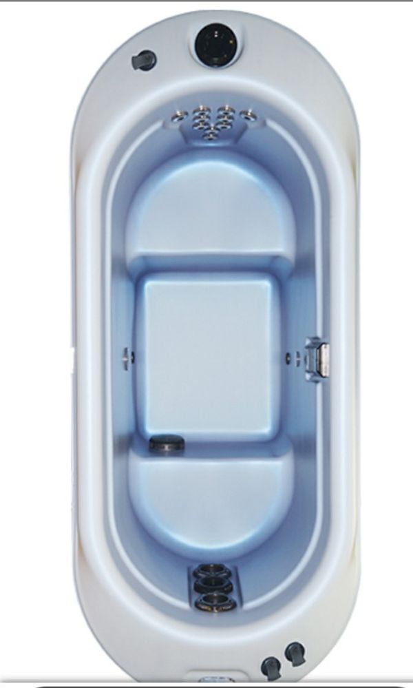 Nordic Bella Therapeutic Hot Tub/Jacuzzi for Sale in Chandler, AZ OfferUp