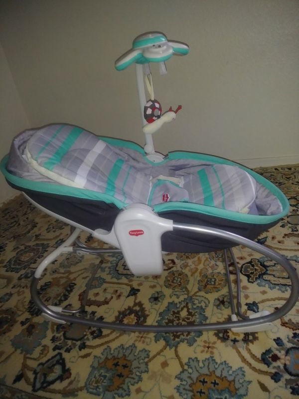 Fisher Price Tiny Love 3 in 1 rocker bassinet seat for Sale in Wittmann ...