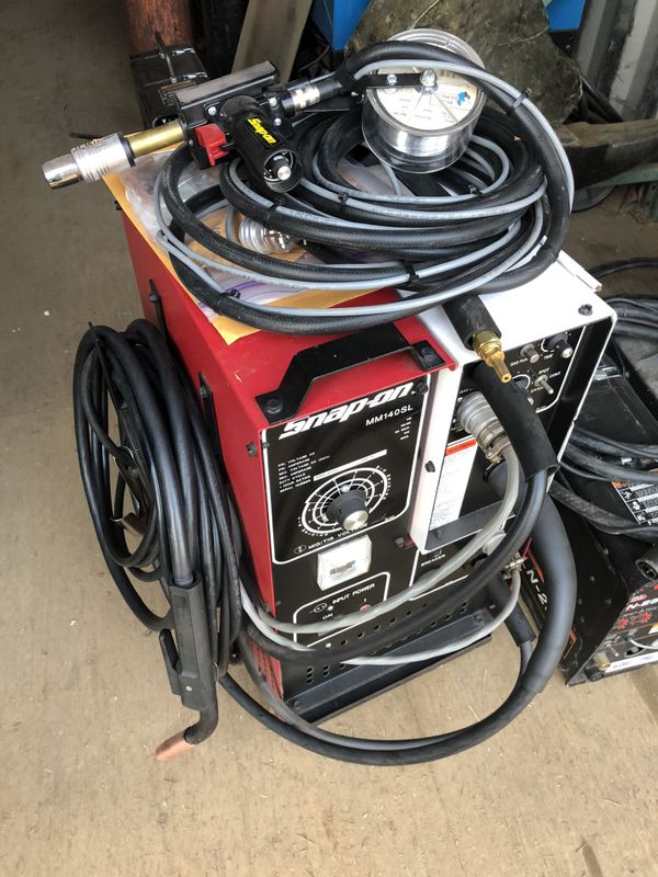 Snap-on Muscle Mig welder like new 110v spool gun for Sale in Riverside ...