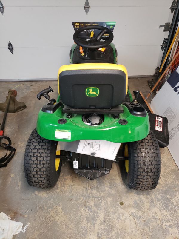 John Deere E100 17.5 hp automatic 42 riding lawn mower for Sale in ...