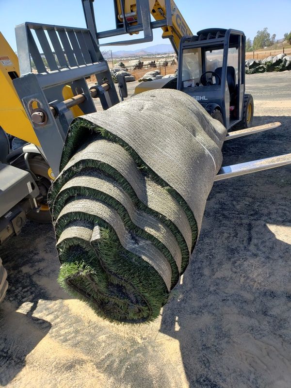 BEAUTIFUL AND LIGHTWEIGHT Recycled Artificial Grass / Used Synthetic