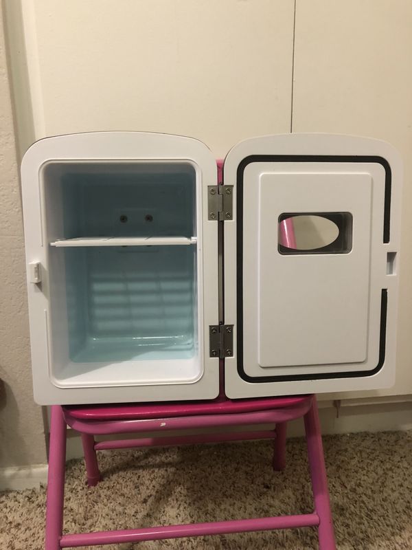 Igloo Retro Beverage Electric Mini Fridge Black MIS129C for Sale in