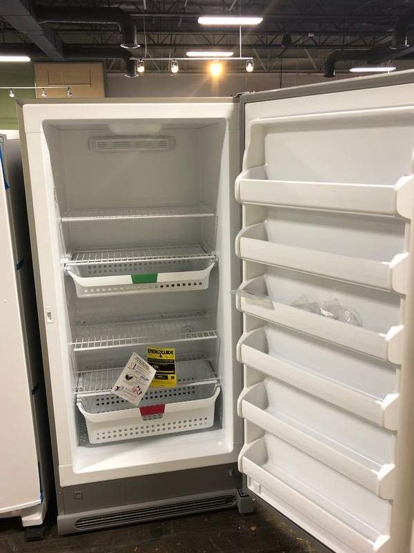 Frigidaire UpRight Freezer (ModelLFFH20F3QM) for Sale in Addison, TX