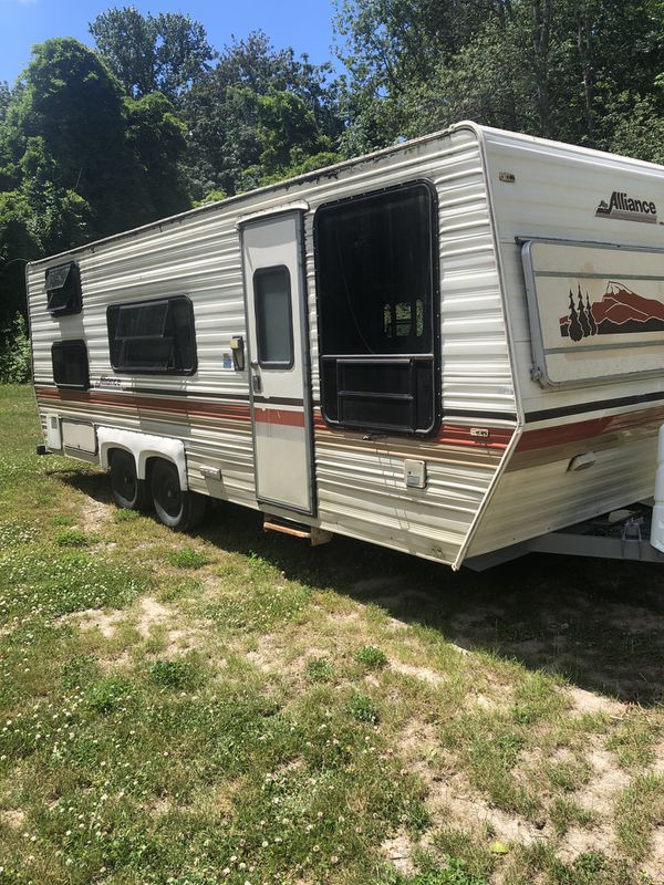 1986 24ft Aljo travel trailer good condition for Sale in