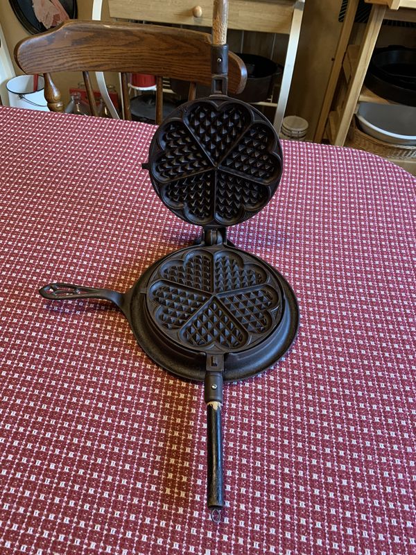 Vintage Griswold cast iron waffle iron for Sale in Lakewood, WA OfferUp