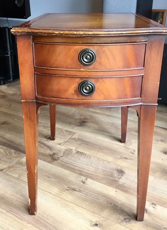 Vintage Mahogany association inc 184 end table for Sale in Palos Hills