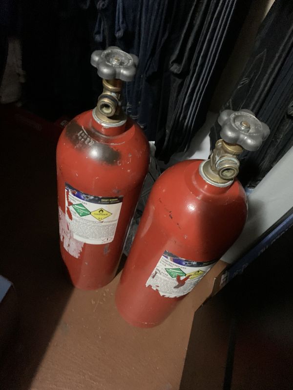 2 noz tanks for Sale in Maywood, CA OfferUp