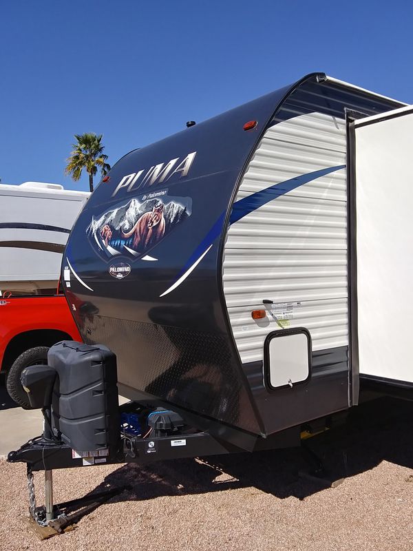 Puma travel trailer 32ft. 2 bedrooms 2 queen beds u shape