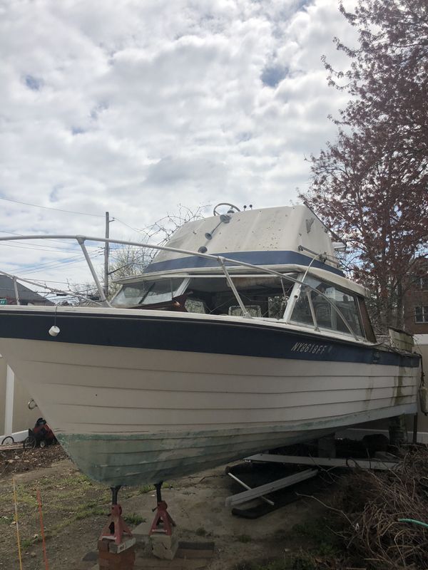 23 foot boat penn yan 1974 avenger for Sale in Staten Island, NY OfferUp