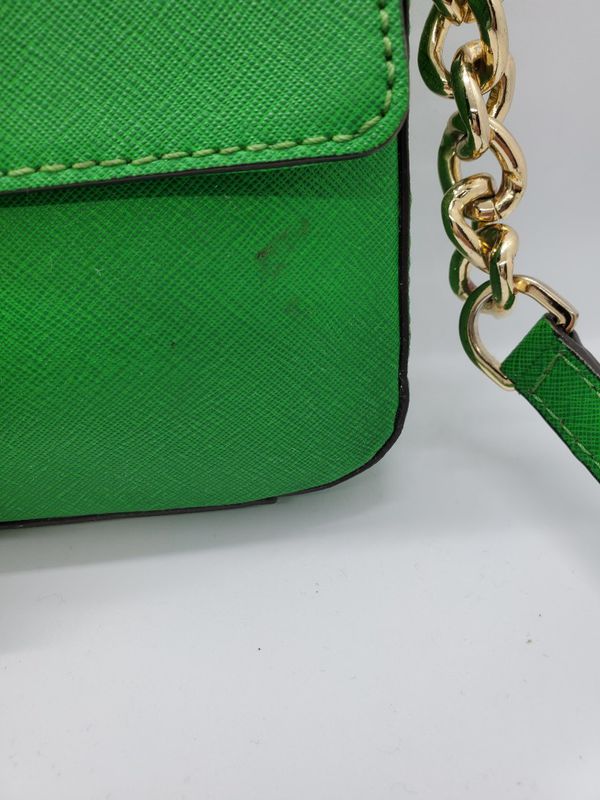 Michael Kors Green Crossbody and Wallet for Sale in Denver, CO - OfferUp