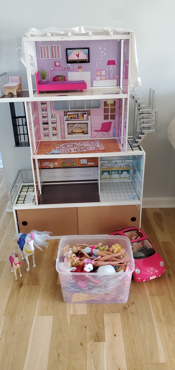 Barbie condo and barbies for Sale in Toms River, NJ - OfferUp
