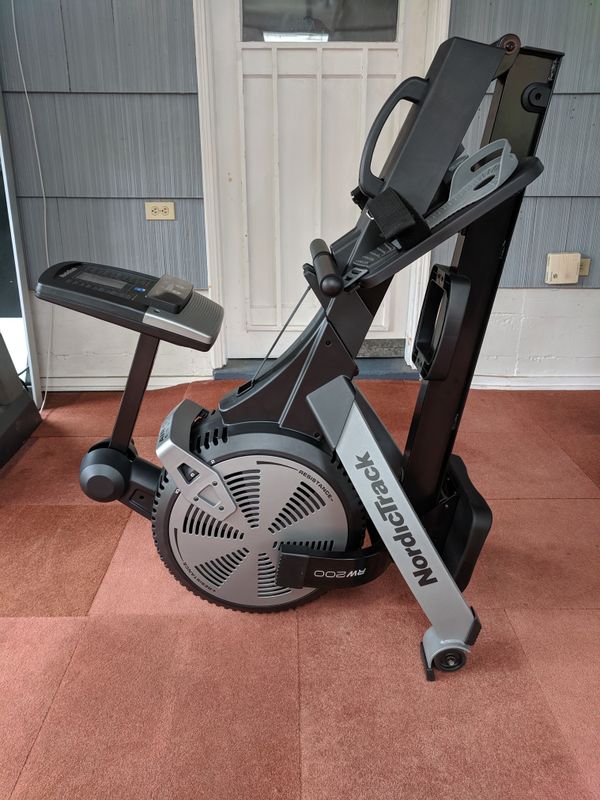 NordicTrack RW200 Rower Machine - Like New! for Sale in Tacoma, WA