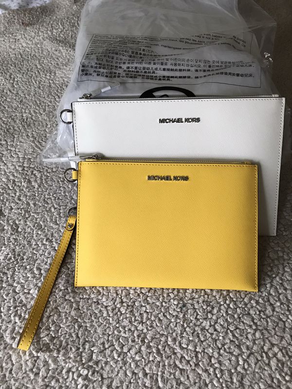 Authentic Michael Kors Wallets Set Of 2 for Sale in Lakewood, WA - OfferUp