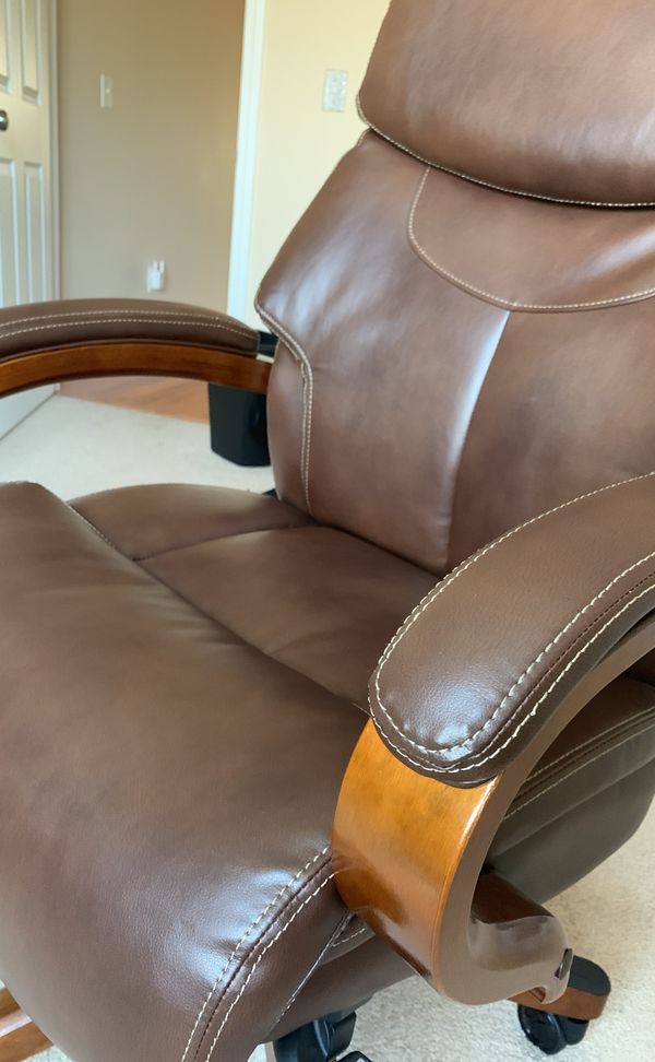 Lazy boy Bradley Executive Chair for Sale in Cumberland, RI - OfferUp