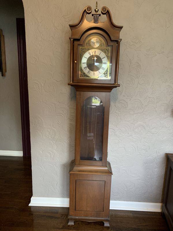 Seth Thomas Tempus Fugit Grandfather Clock for Sale in Camas, WA - OfferUp