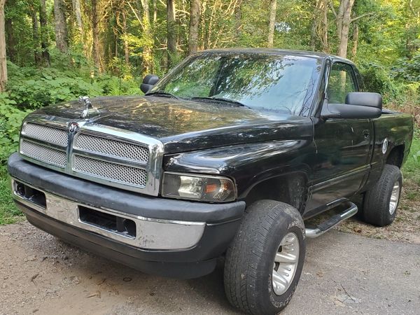 96 dodge ram 1500 ,reg cab,short bed for Sale in Stonington, CT - OfferUp