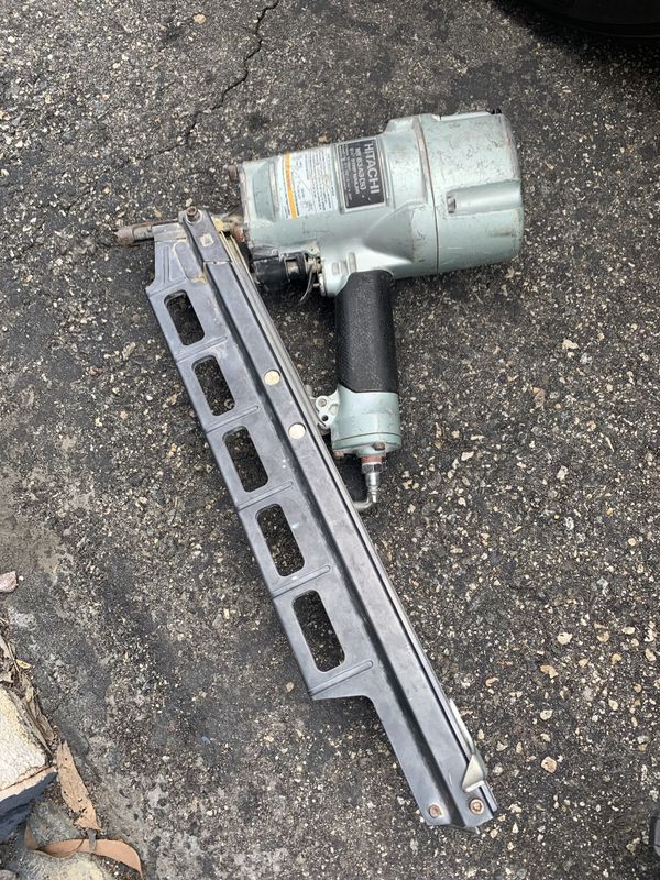 Hitachi NR83A3(S) Nail Gun used in good condition for Sale in Oceanside