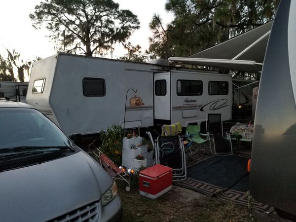 2000 coachman 30 ft pull behind camper for Sale in Winter Haven, FL ...