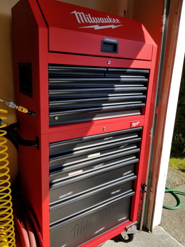 Milwaukee High Capacity 30×66 in. 12Drawer Tool Chest and