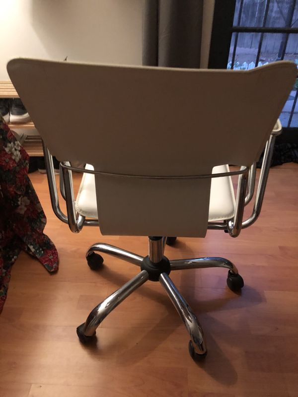 Mid-Century Modern White Leather Rolling Desk Chair for Sale in Pasadena, CA - OfferUp