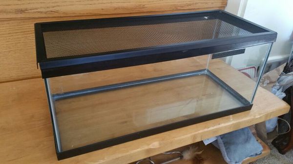  20 Gallon reptile tank  or Aquarium with Lid for Sale in 