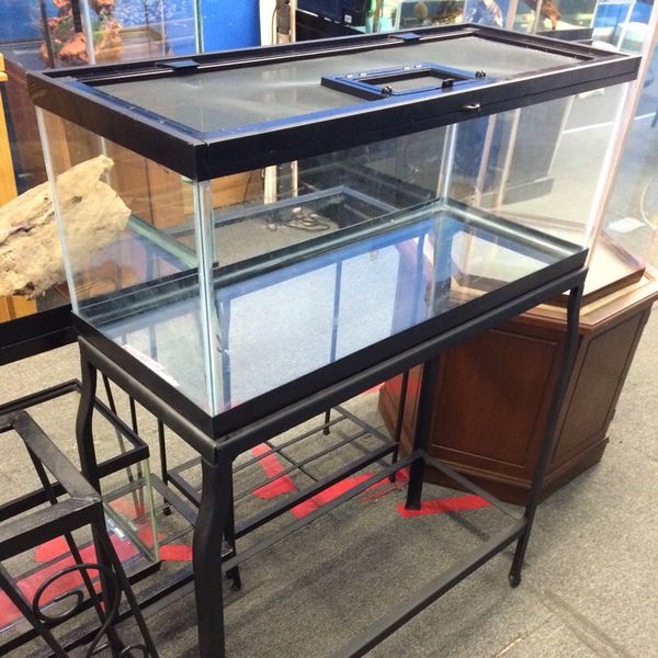  20 gallon Reptile tank  with locking screen top and stand 