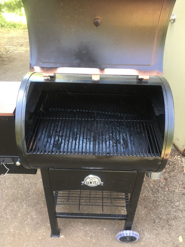 Pit Boss Classic 700 smoker for Sale in Eugene, OR - OfferUp