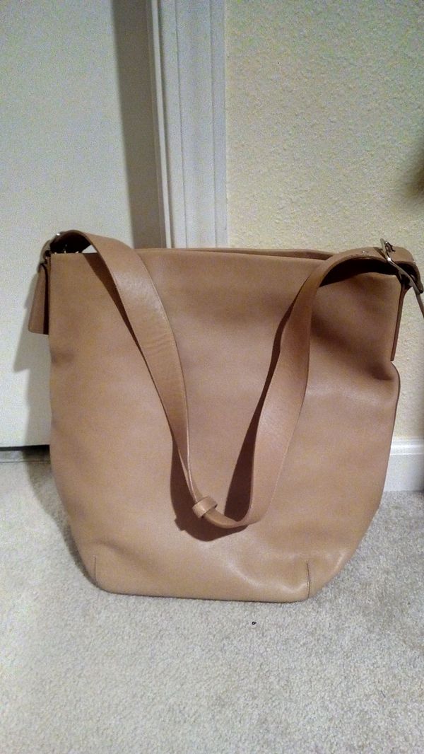 Coach bag purse light brown tan EUC for Sale in Mountlake Terrace, WA - OfferUp