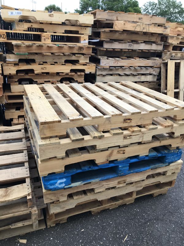 Over 100 FREE PALLETS CLEARWATER 21760 US HWY 19 for Sale in Palm Harbor, FL OfferUp