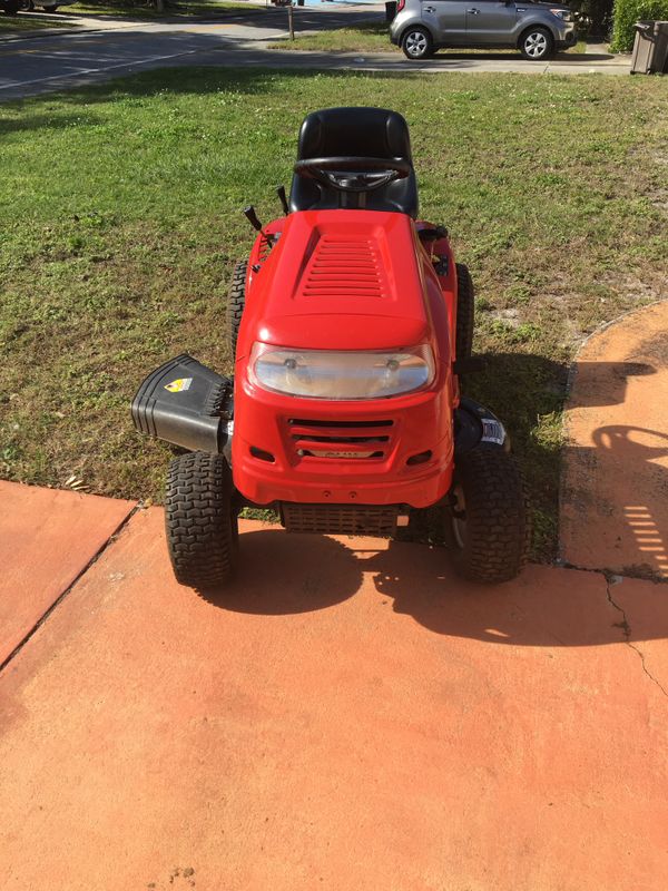Huskee LT 4200 Lawn Tractor for Sale in New Port Richey, FL OfferUp