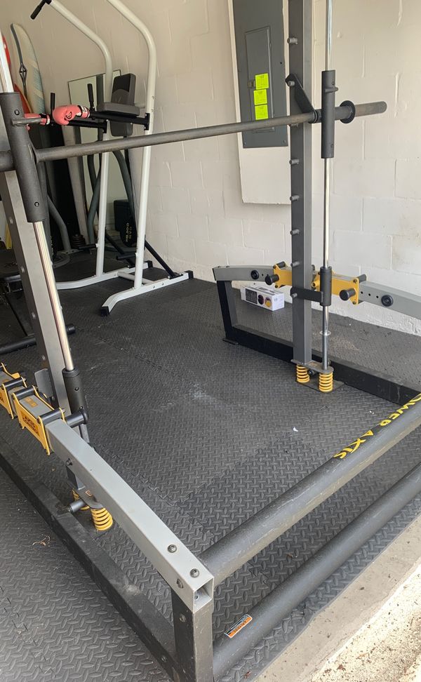 Golds gym Power Axis Smith Machine with bench for Sale in Palm Coast
