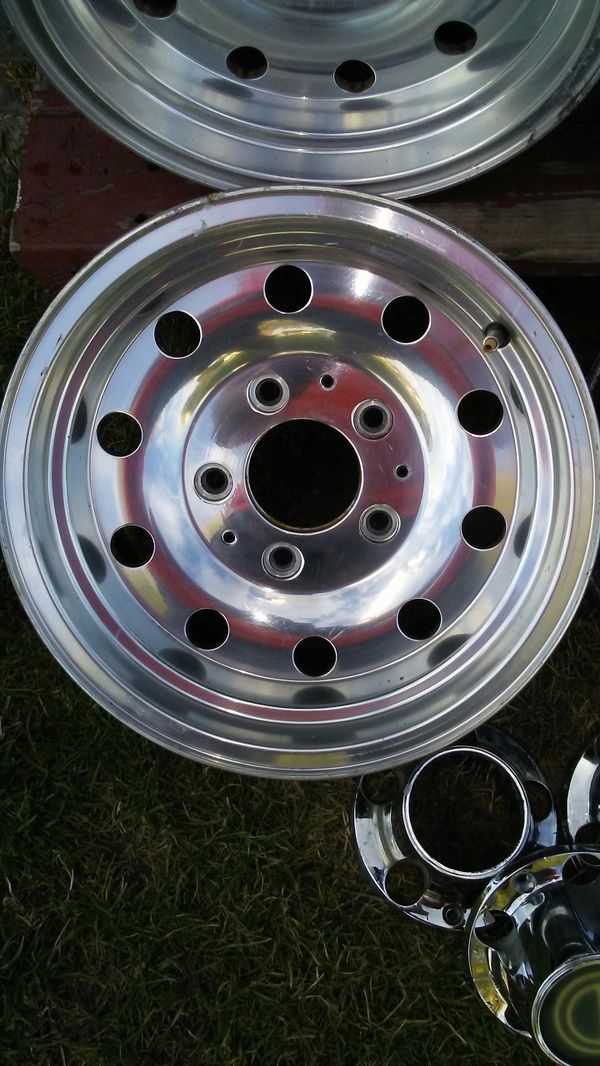 Chrome Ford 5 lug rims 15 inch for Sale in Spokane Valley, WA - OfferUp