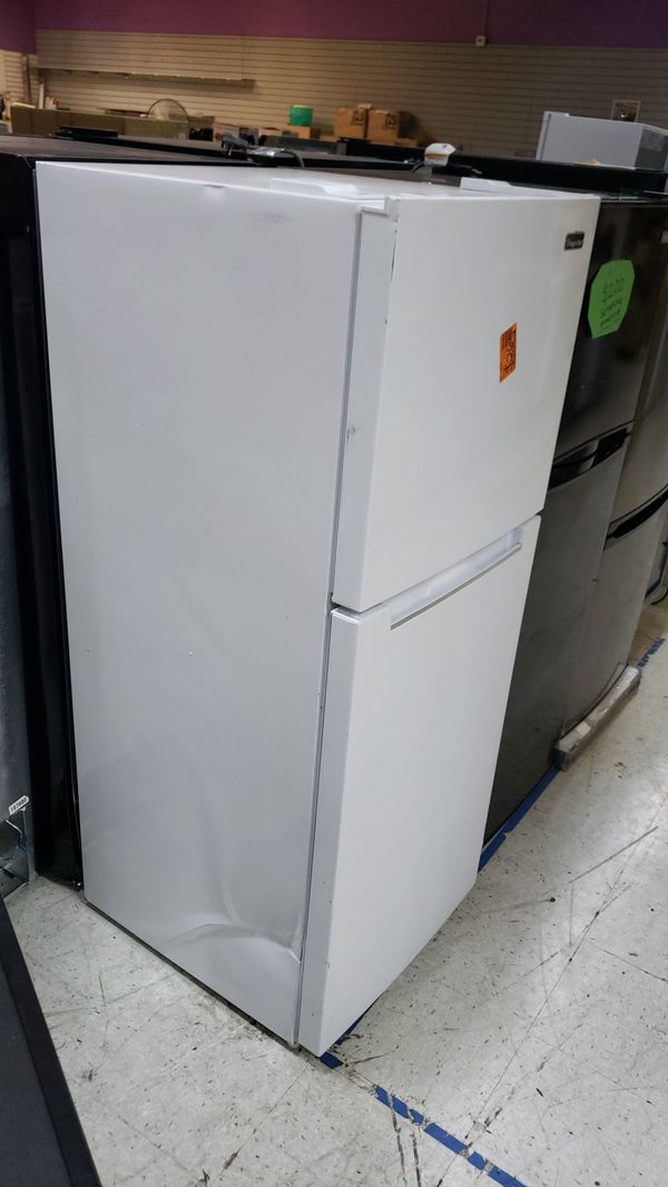 Magic Chef 10.1 cu. ft. Top Freezer Refrigerator in White for Sale in