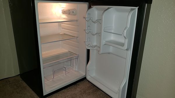 Vissani Mini Fridge for Sale in Indio, CA - OfferUp