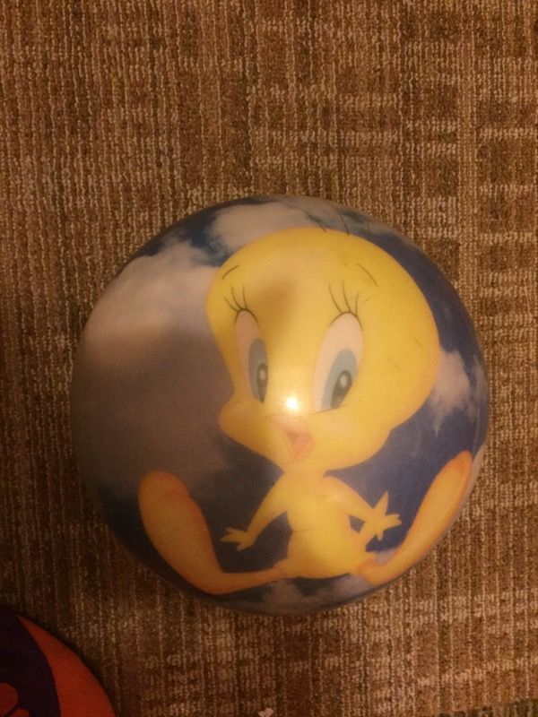Brunswick tweety bird bowling ball for Sale in Summerville, SC OfferUp