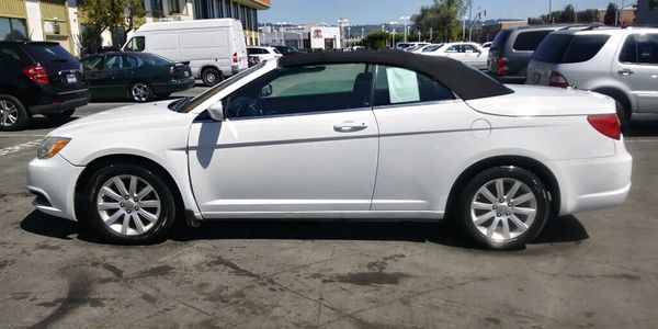 2011 Chrysler Sebring convertible.. ONLY 90k MILES for Sale in Oakland