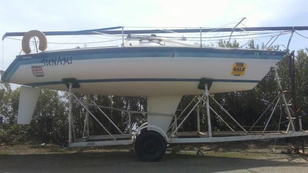 "$2,800 " 1982 SANTANA 25 ft (speed) SAILBOAT for Sale in 