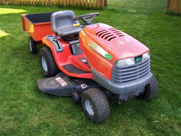 2001 Scotts John Deere riding lawn mower for Sale in Sedro-Woolley, WA