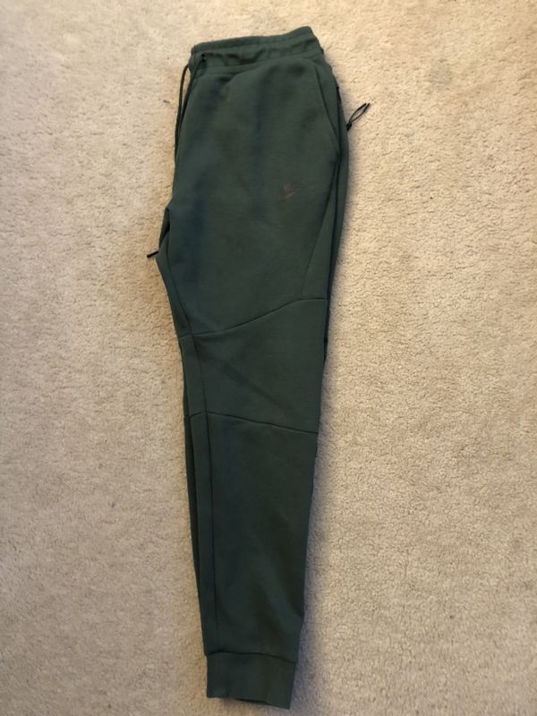 olive green sweatsuit nike