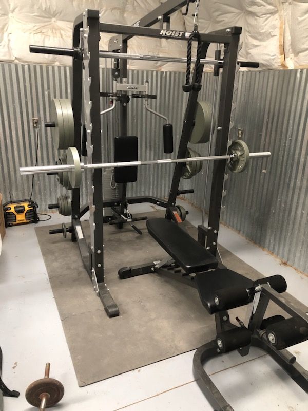 Hoist HF985 full gym! Bench,smith machine, 450lbs of Olympic weights