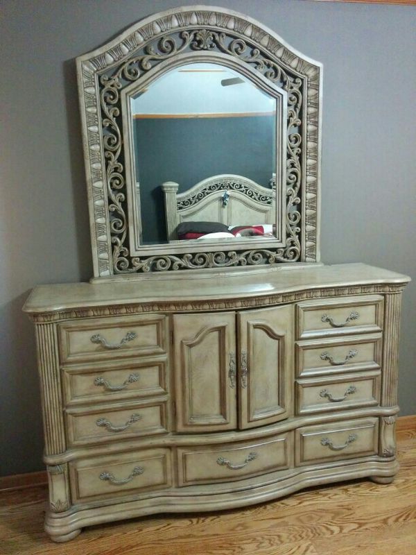 Cordoba Antiguo Blanco Bedroom Set Flexsteel Wynwood Furniture For In Chicago Il Offerup