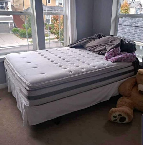 Excellent Queen Sealy Posturepedic Mattress with Box Spring And Bed