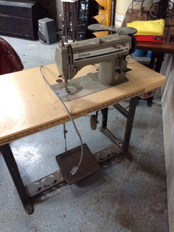 Singer 20u33 sewing machine for Sale in Westover, MD OfferUp