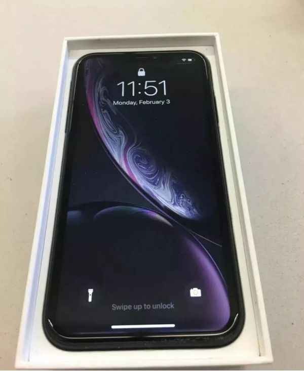 iPhone XR 64GB Boost Mobile for Sale in Pittsburgh, PA OfferUp