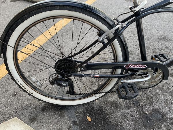 mongoose beach cruiser bike