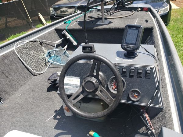 1989 grumman renegade fishing boat for Sale in Winston-Salem, NC - OfferUp