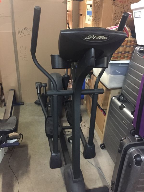MUST GO! Life Fitness x5i Series Elliptical CrossTrainer for Sale in
