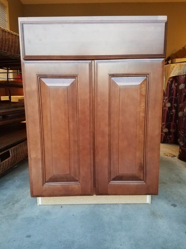 Aristokraft cabinet VSB2435 for Sale in Noblesville, IN - OfferUp