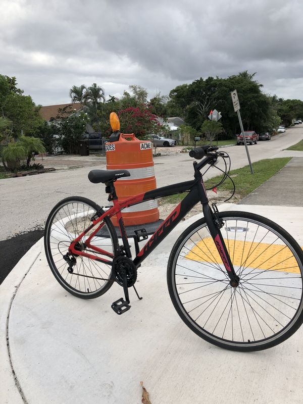 700c hyper urban trail bike