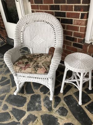 New And Used Rocking Chair For In Richmond Va Offerup White Wicker Rocking Chair With Side Table For In Hanover Va